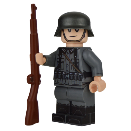 WW2 German Rifleman Minifigure WW2 German Rifleman Minifigure