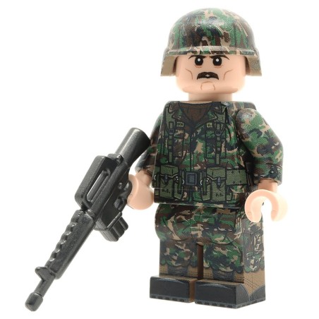 US Army Soldier in Woodland Camo