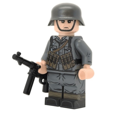 WW2 German NCO (Mid-late War)  Minifigure