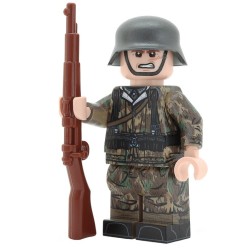 WW2 German Soldier in Splinter Camo (Kar98)