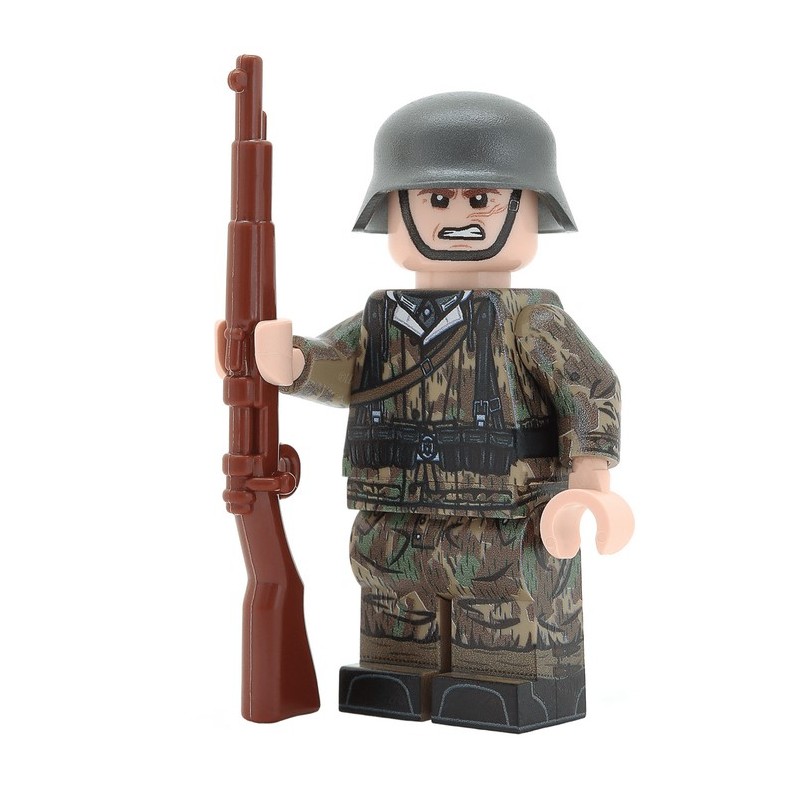 WW2 German Soldier in Splinter Camo (Kar98)