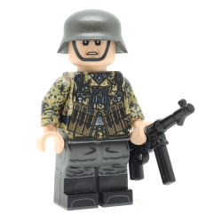 WW2 German NCO in Spring Dot 44 (MP40)