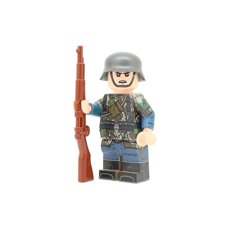 WW2 Luftwaffe Field Division Soldier in Zeltbahn Minifigure