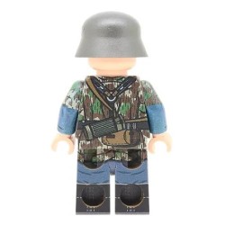 WW2 Luftwaffe Field Division Soldier in Zeltbahn Minifigure